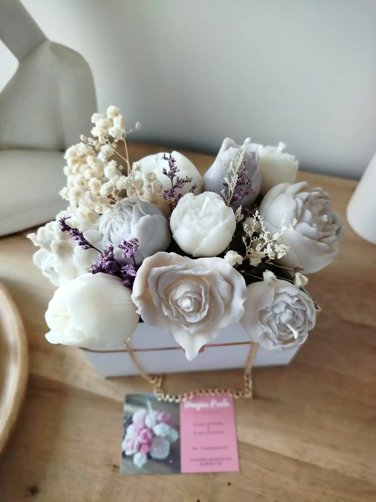 Bouquet de bougies en fleurs ton naturel .