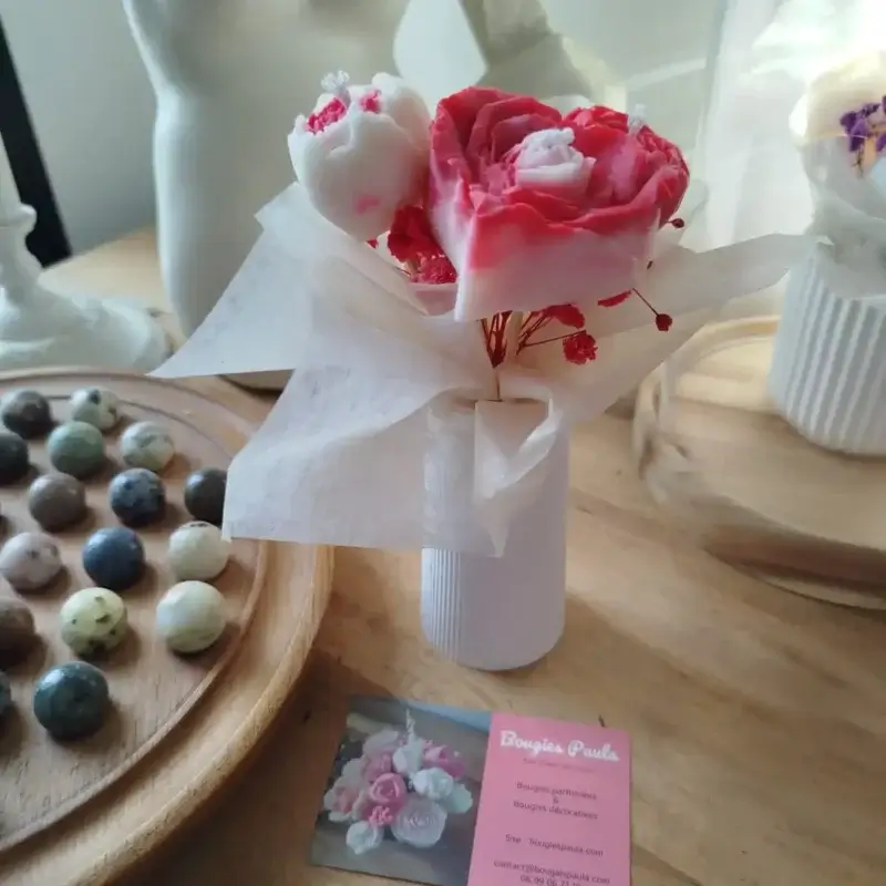 Mon joli petit vase en plâtre avec ses quatre jolies bougies.